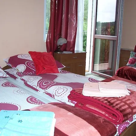 Gosciniec Nad Stawem Farm stay